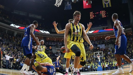 Fenerbahçe, Anadolu Efes'i mağlup etti