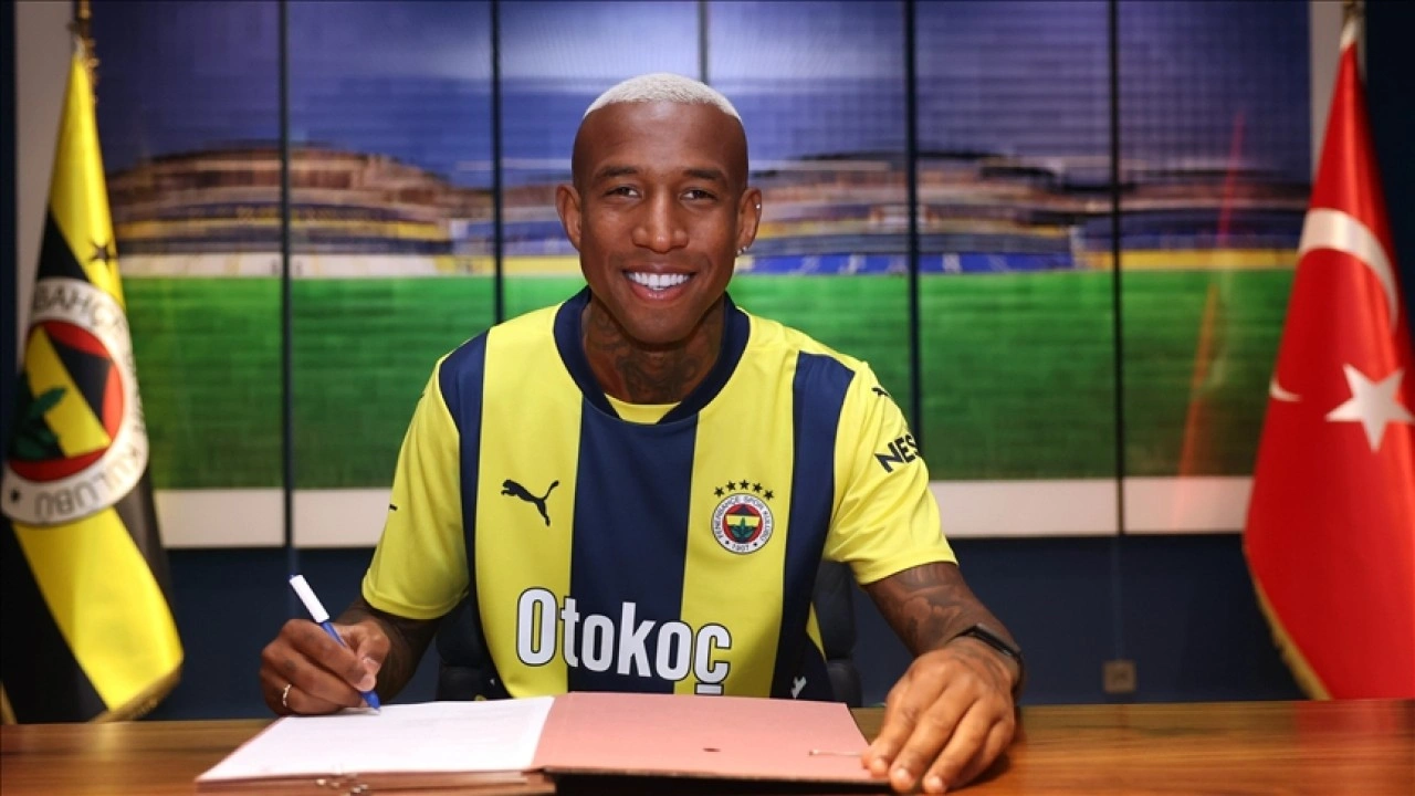 Fenerbahçe, Anderson Talisca ile sözleşme imzaladı