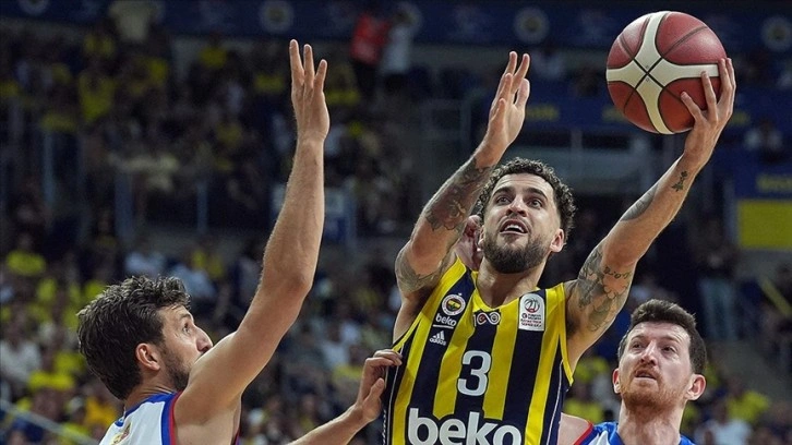 Fenerbahçe Beko, final serisinin 4'üncü maçında Anadolu Efes'i konuk edecek