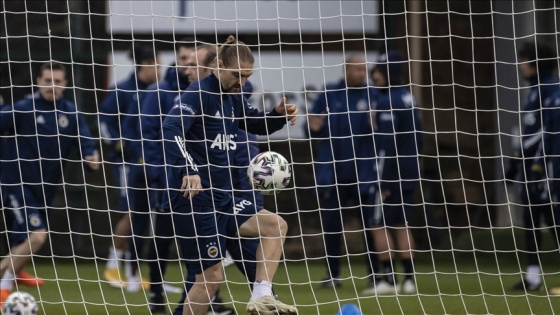 Fenerbahçe'de Caner Erkin antrenmana katılmadı