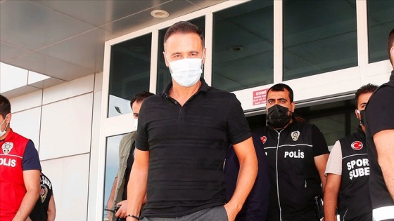 Fenerbahçe'de teknik direktörlüğe getirilen Vitor Pereira, İstanbul'a geldi