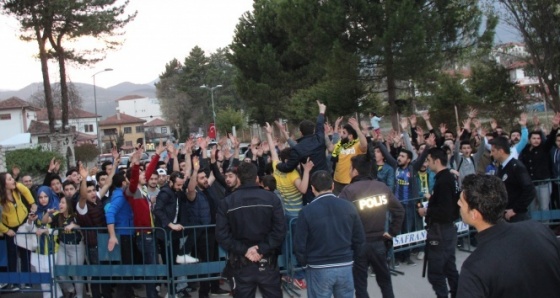 Fenerbahçe, Karabük’te protestoyla karşılandı