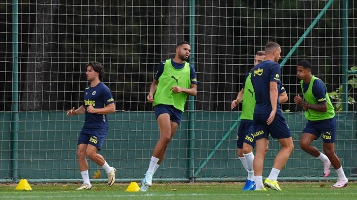 Fenerbahçe ligin ilk hatasında yarın Adana Demirspor'u konuk edecek