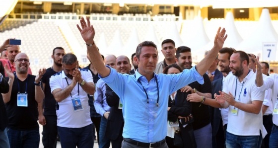 Fenerbahçe'nin 33. başkanı Ali Koç: Herkes yolcu, taraftar hancı...