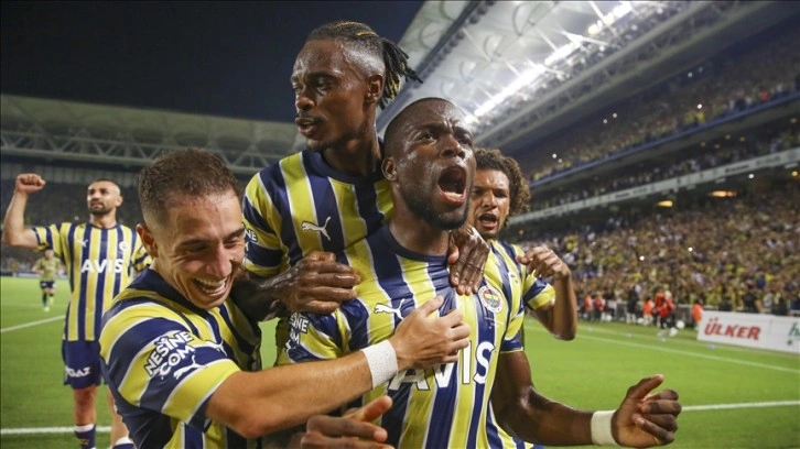 Fenerbahçe, sahasında Adana Demirspor'u 4-2 yendi.