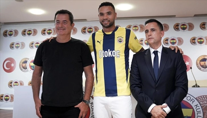 Fenerbahçe, yeni transferi Youssef En-Nesyri için imza töreni düzenledi