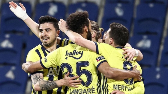 Fenerbahçe zirveyle farkı kapatıyor