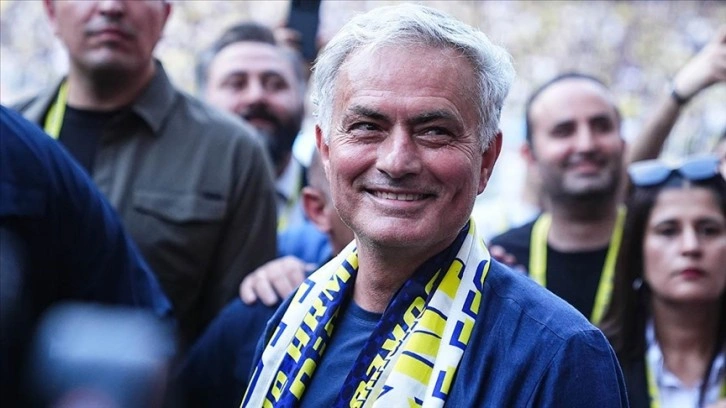 Fenerbahçe'de Mourinho göreve başladı
