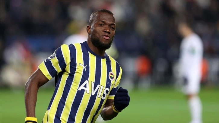 Fenerbahçe'den ayrılan Valencia, Brezilya ekibi Internacional'e transfer oldu