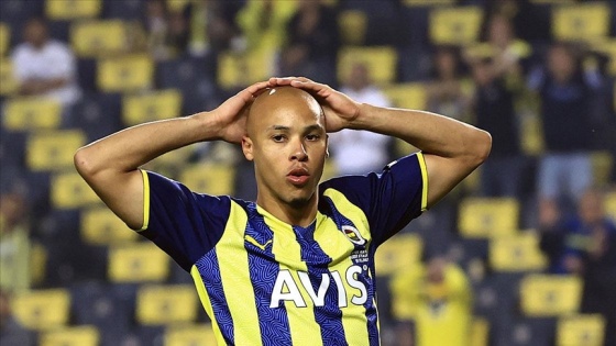 Fenerbahçeli Marcel Tisserand milli takım kampında sakatlandı