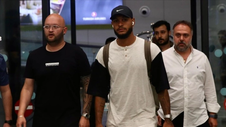 Fenerbahçe'nin prensip anlaşmasına vardığı Joshua King, İstanbul'a geldi