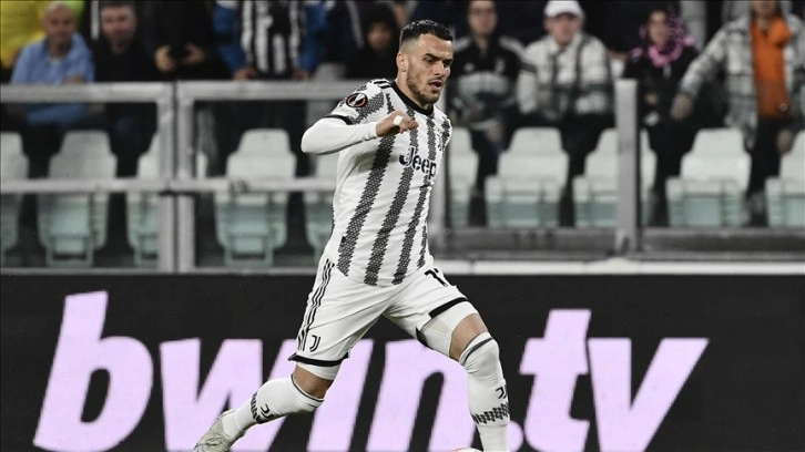 Fenerbahçe'nin transfer gündemindeki Filip Kostic, İstanbul'a geldi