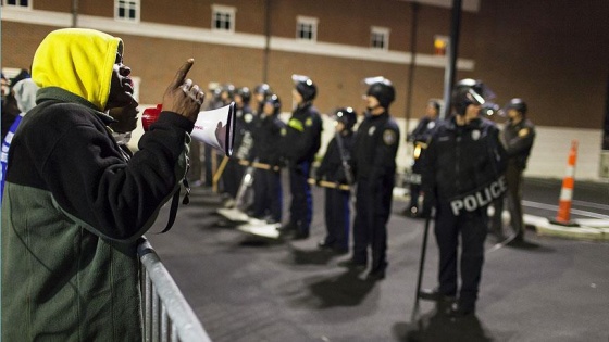 Ferguson&#039;da 2014&#039;te öldürülen siyahi ile ilgili yeni video