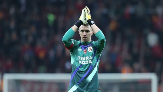 Fernando Muslera ameliyat edildi