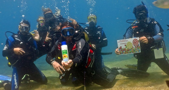 Fethiye'de dalgıçlar deniz dibinde bayramlaştı