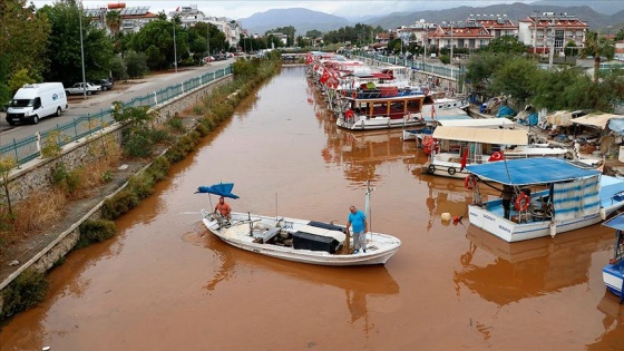 Fethiye'de yağış sonrası denizin rengi değişti