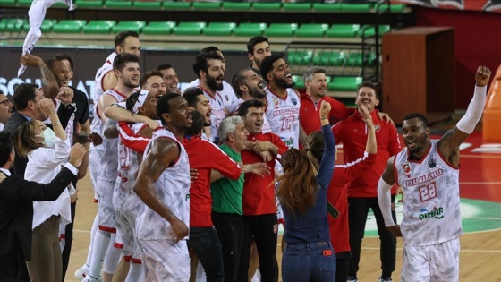 FIBA Şampiyonlar Ligi'nde 8'li finale çıkan 7. takım Pınar Karşıyaka oldu