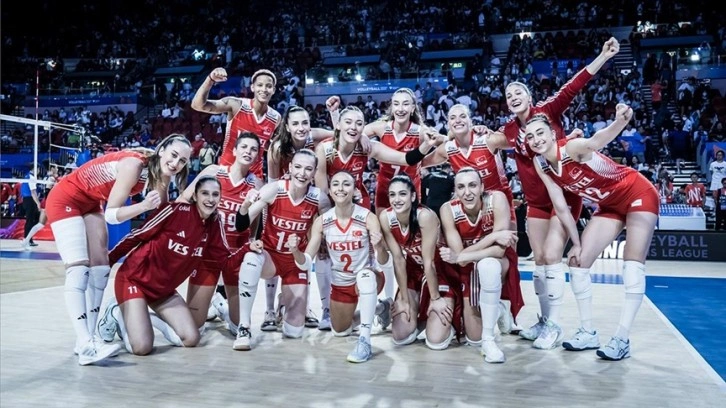 "Filenin Sultanları" FIVB Milletler Ligi'nde Final Etabı'na kalmayı garantiledi