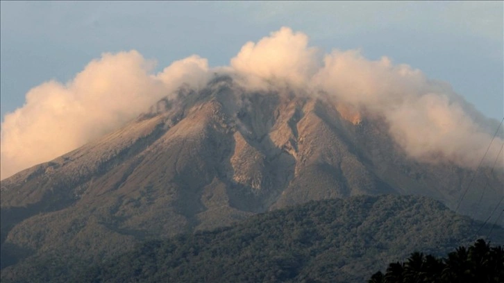 Filipinler'de Bulusan Yanardağı'nın çevresindeki evler tahliye edildi