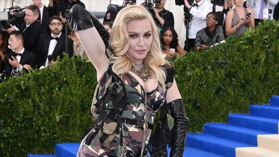 Filistinli anneden Madonna'ya 'Katillerin sahnesine çıkma' çağrısı