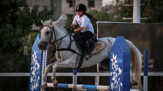 Filistinli tutuklulara destek amacıyla 'engel atlama şampiyonası'