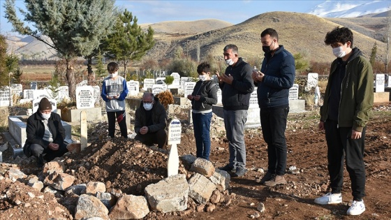 Filistinli yetimlerin 'Hasan dedesi'nin yardım faaliyetlerini çocukları sürdürecek