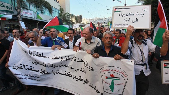 Filistinliler Gazze'ye uygulanan yaptırımları protesto etti