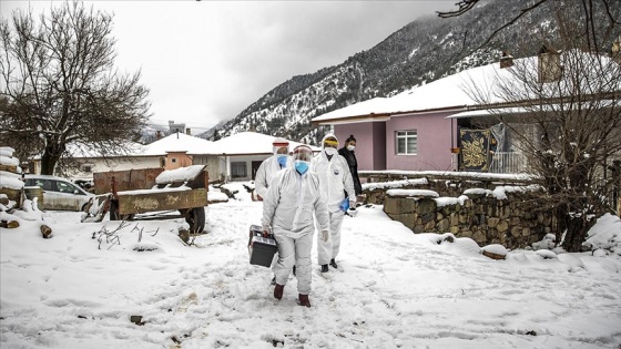 Filyasyon ekipleri yeni vakaların önlenmesi için Kovid-19'un izini sürüyor