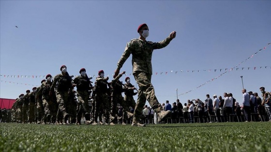 Fırat Kalkanı Harekatı'nın 4. yıl dönümü askeri törenle kutlandı