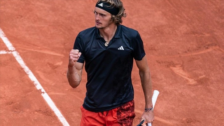 Fransa Açık'ta Zverev ve Ruud yarı finale yükseldi