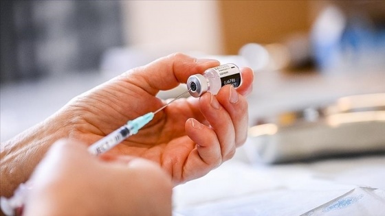 Fransa'da AstraZeneca aşısı olduktan sonra ölen 63 yaşındaki kişinin ailesinden suç duyurusu