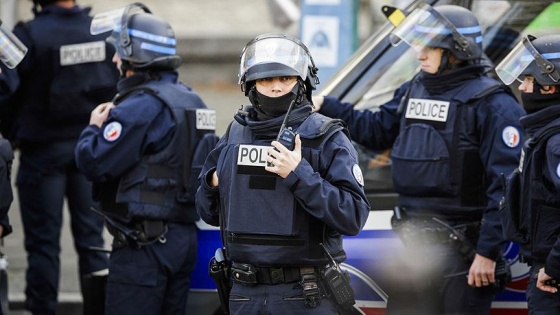 Fransa'da eski emniyet ve istihbarat müdürlerine gözaltı