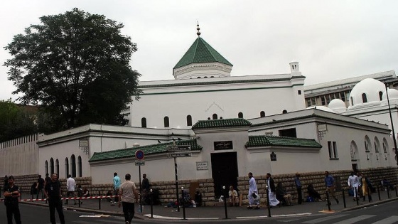 Fransa'da OHAL kapsamında bir cami daha kapatıldı