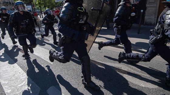 Fransa'da polis şiddetinin protesto edildiği gösteri olaylı sona erdi