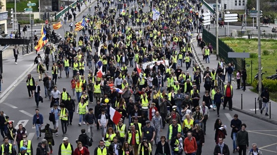 Fransa'da sarı yeleklilerin gösterilerinde 'şiddet olayları' endişesi