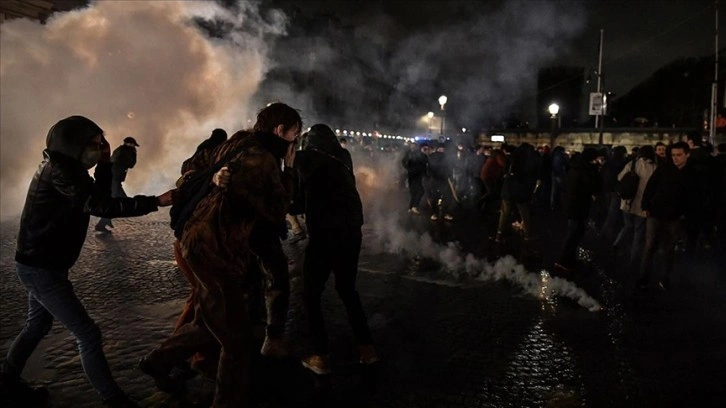 Fransa'da emeklilik reformu karşıtı protestolar sürüyor