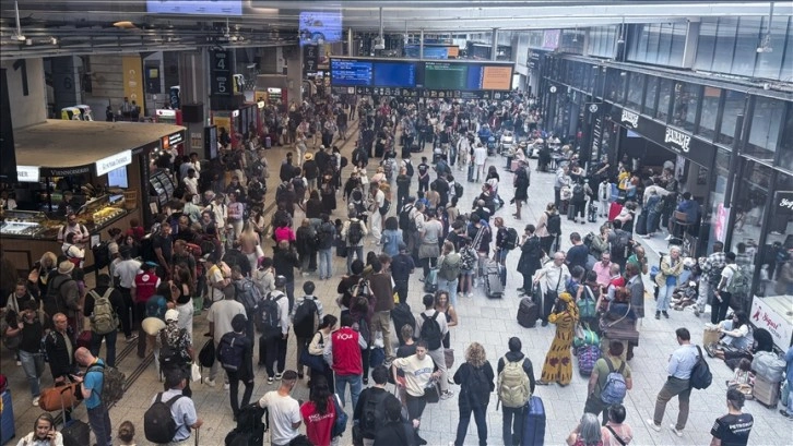 Fransa'da kundaklama nedeniyle zarar gören tren hatlarının onarımı tamamlandı