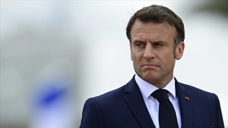 Fransa'da sol ittifakın aynı başbakan adayı üzerinde anlaşamaması Macron'un elini güçlendi