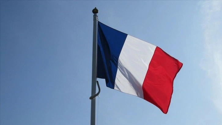 Fransız meclisi 15 yaş altındakilerin sosyal medya kullanımını şarta bağlayan tasarıyı onayladı