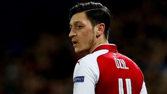 Freddie Ljungberg: Arsenal, Mesut Özil'in yaratıcılığından yoksun kaldığı için bocalıyor