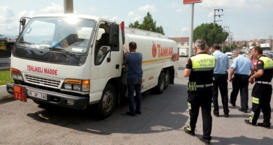 Freni patlayan yakıt yüklü tanker, 40 kilometre sonra durabildi