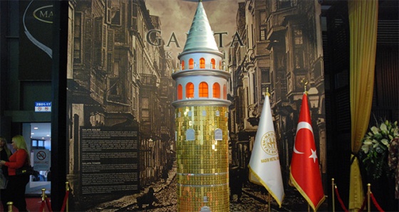 Galata Kulesi’nin 157 kiloluk altın maketi yapıldı