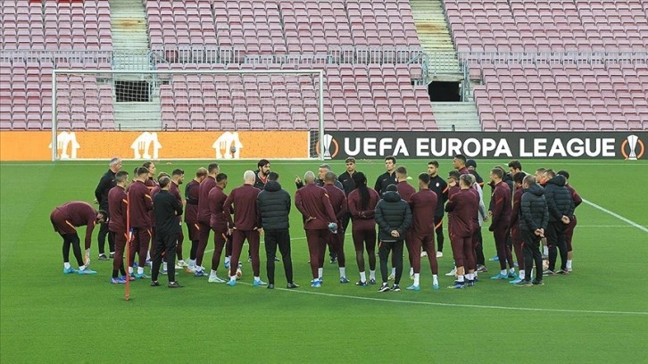 Galatasaray 20 yıl sonra Nou Camp Stadı'na çıktı