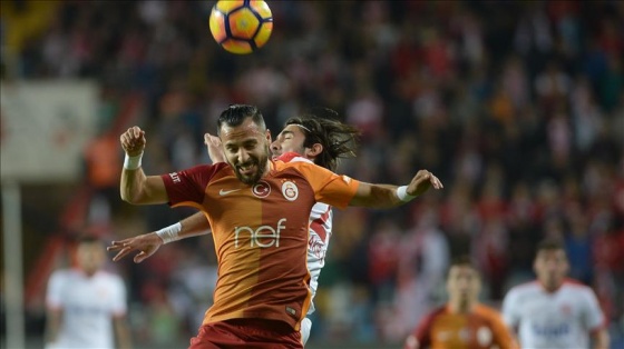 Galatasaray, Antalyaspor'a karşı zorlanıyor