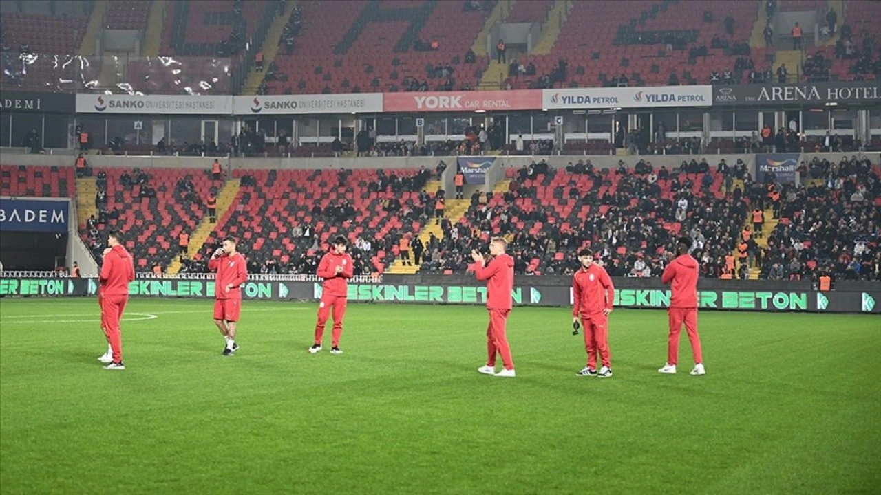 Galatasaray ara transfer dönemini hareketli geçirdi