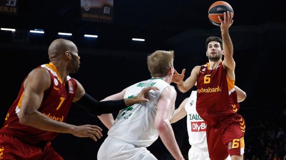 Galatasaray evinde Zalgiris'i yendi