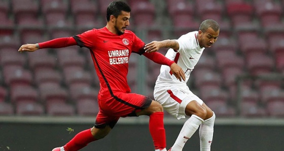 Galatasaray, hazırlık maçında Ümraniyespor'u 3-2 mağlup etti