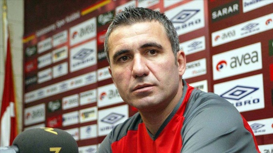 Galatasaray'ın efsane futbolcusu Hagi'den 'evde kal' mesajı