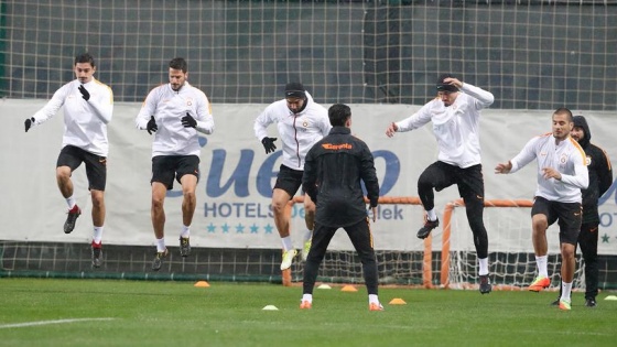 Galatasaray'ın teknik ekibi ve basın mensupları maç yaptı