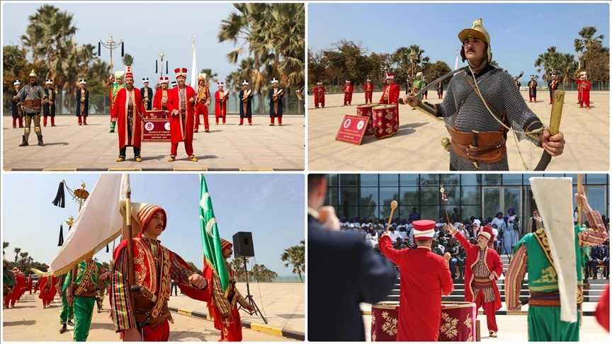 Gambiya'nın bağımsızlık kutlamalarında Mehter coşkusu